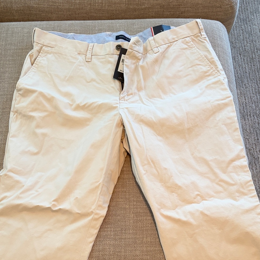 Tommy Hilfiger Men's Tan Chinos
